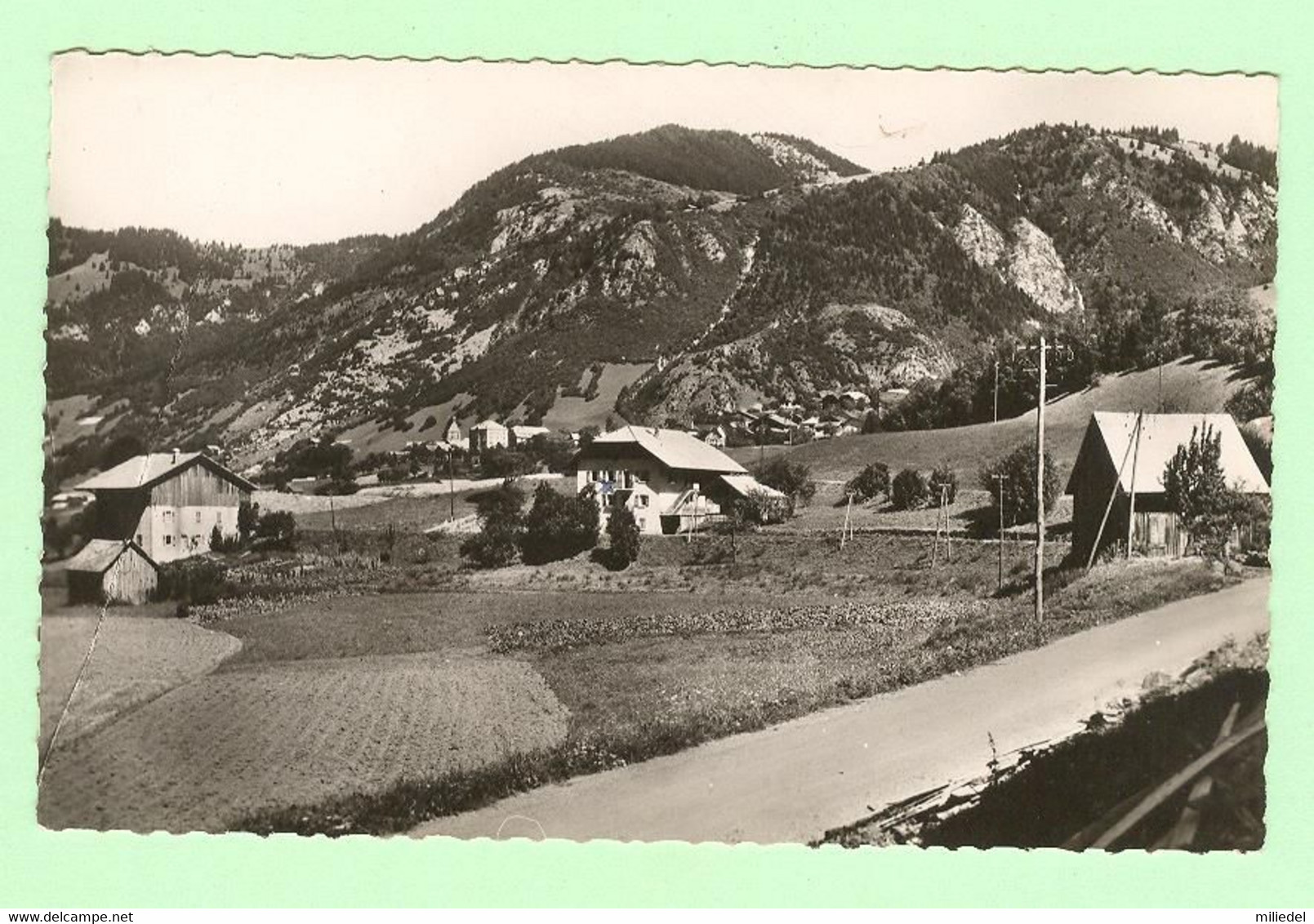 R1008 - VACHERESSE - Les Combes