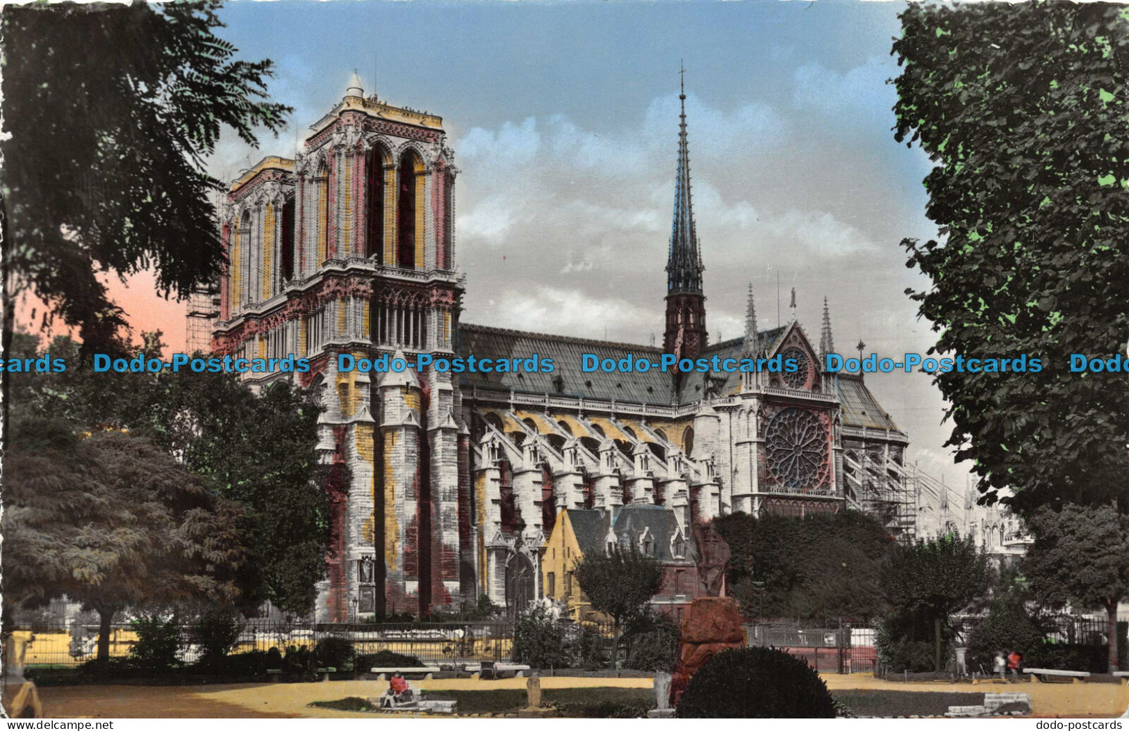 R130024 Paris. La Cathedrale Notre Dame. U. A. T. No 19