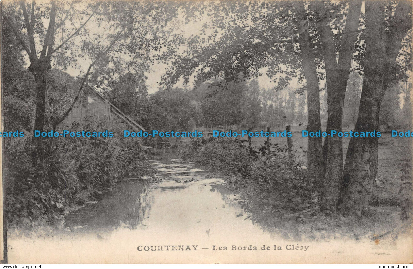 R133692 Courtenay. Les Bords de la Clery