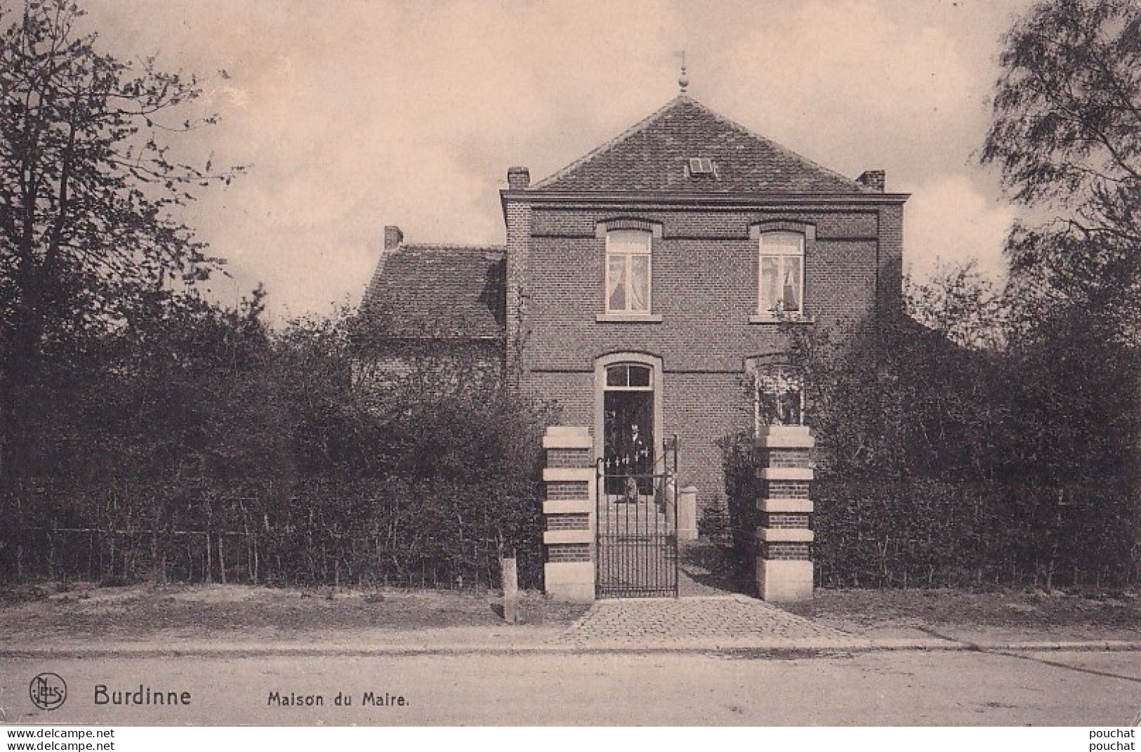 R24- BURDINNE - LA MAISON DU MAIRE - ANIMATION - HABITANT - ( 2 SCANS )