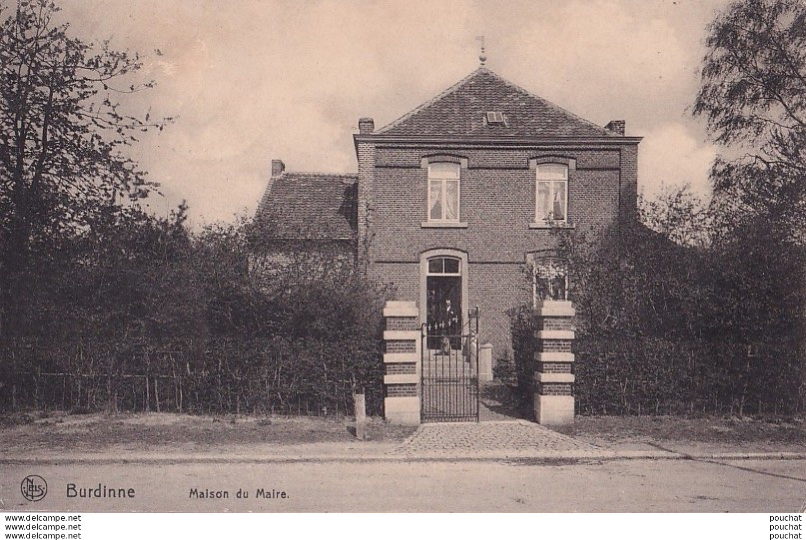 R24- BURDINNE - LA MAISON DU MAIRE - ANIMATION - HABITANT - ( 2 SCANS )