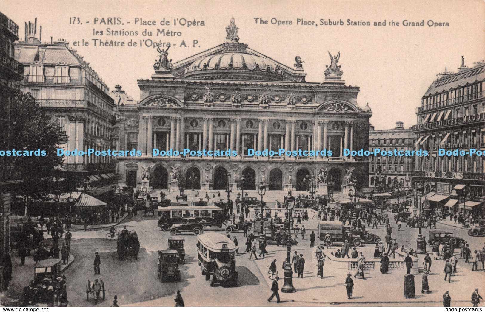 R256843 173 Paris Place de lOpera les Stations du Metro et le Theatre de lOpera