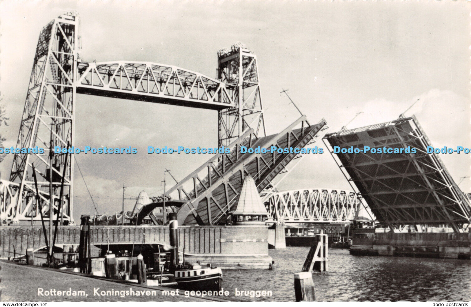 R305500 Rotterdam Koningshaven met geopende bruggen