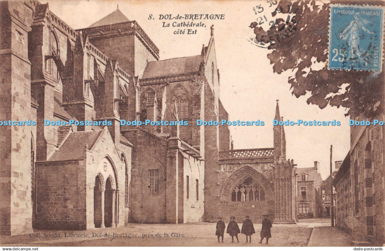 R364607 Dol de Bretagne La Cathedrale Cote Est Coll Sonna Librairie Dol de Breta