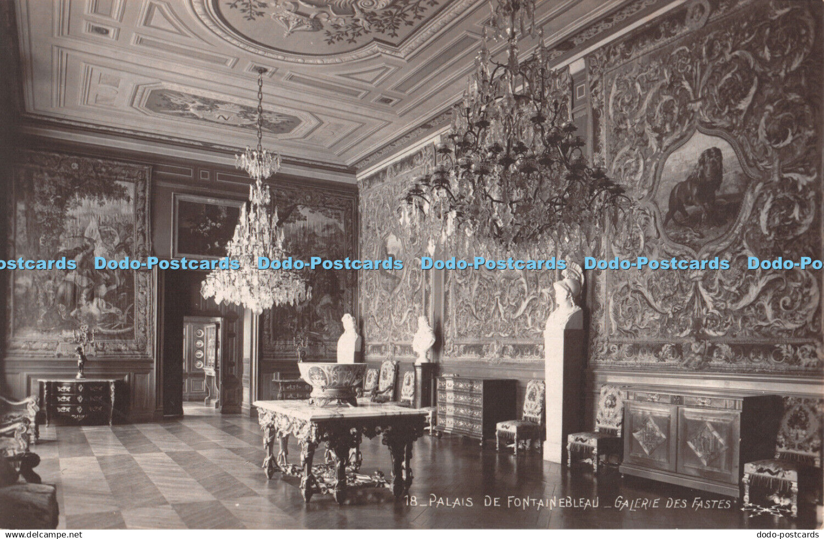 R373893 18 Palais de Fontainebleau Galerie des Fastes Electrophot Paris