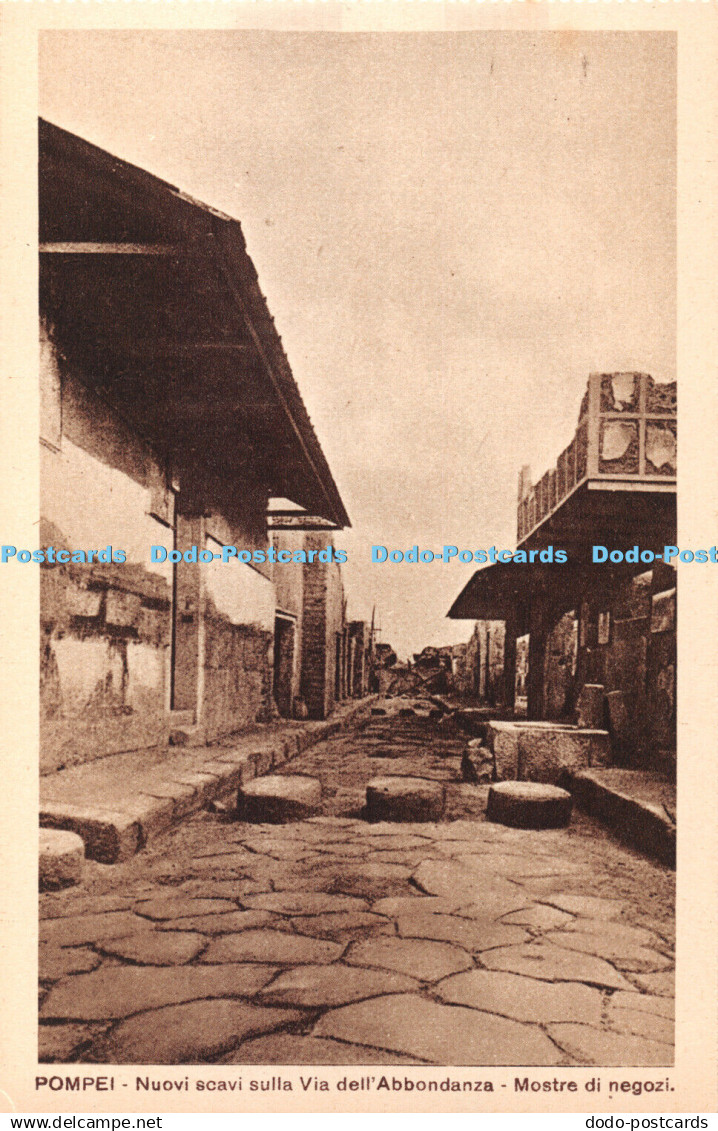 R383373 Pompei Nuovi scavi sulla Via dell Abbondanza Mostre di negozi Shopkeeper