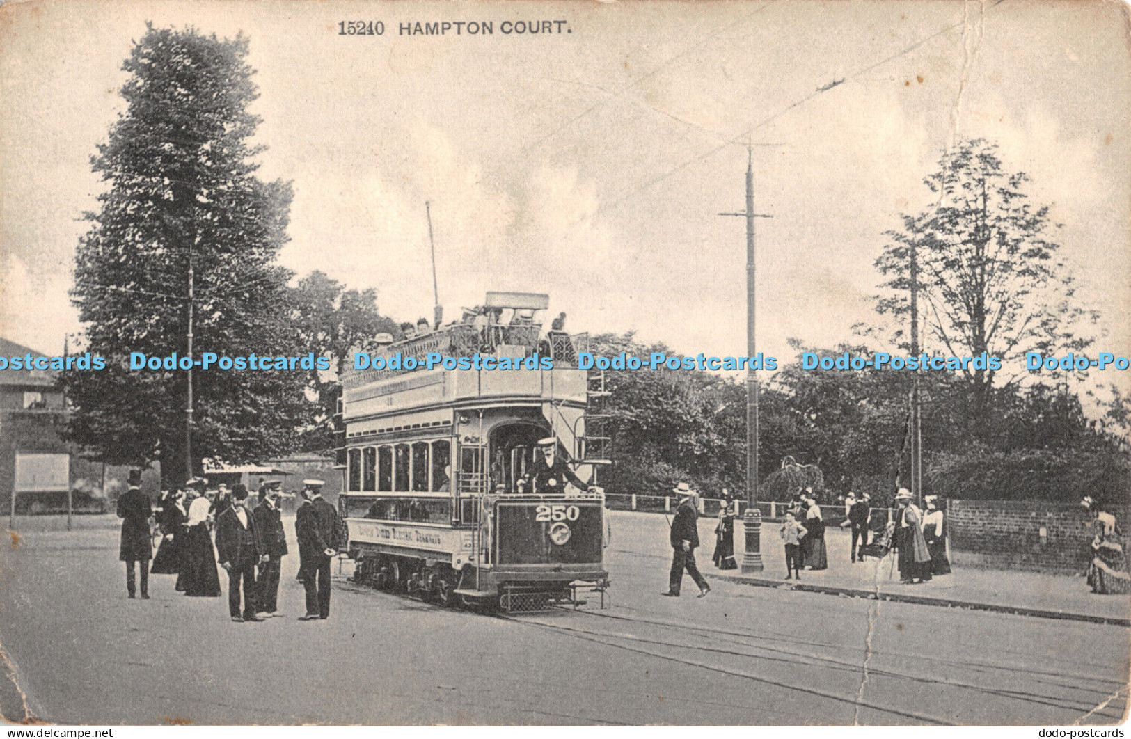 R386223 Hampton Court Postcard