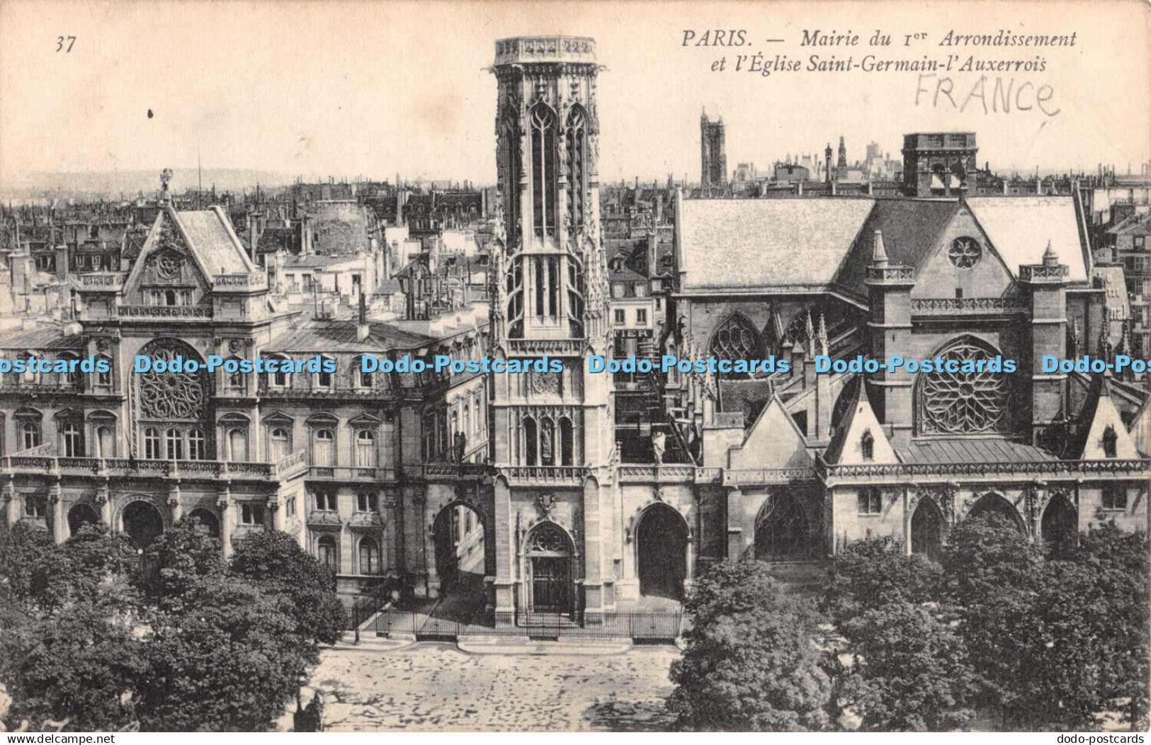 R410450 37 Paris Mairie du Ier Arrondissement et lEglise Saint Germain lAuxerroi