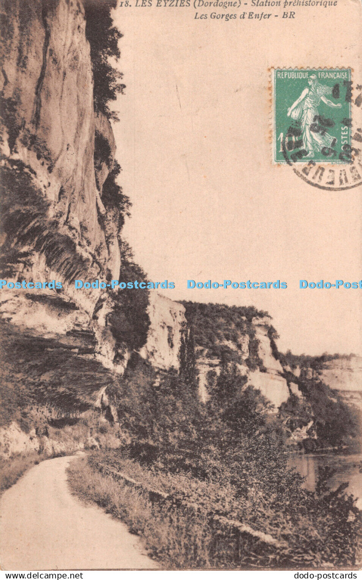 R491831 Les Eyzies Dordogne Station Prehistorique Les Gorges d Enfer Bloc Freres