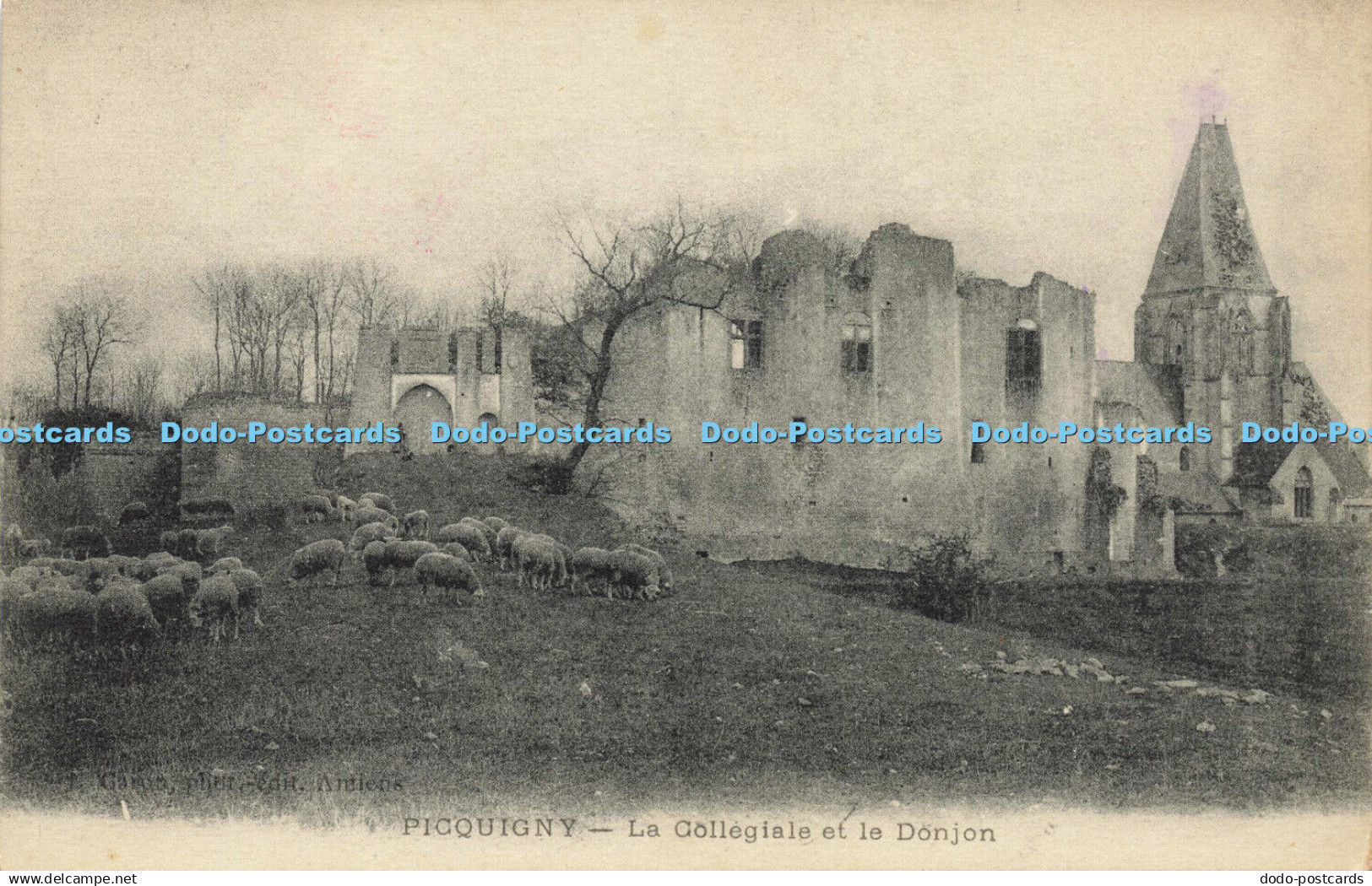 R597482 Picquigny La Collegiale et le Donjon 1916