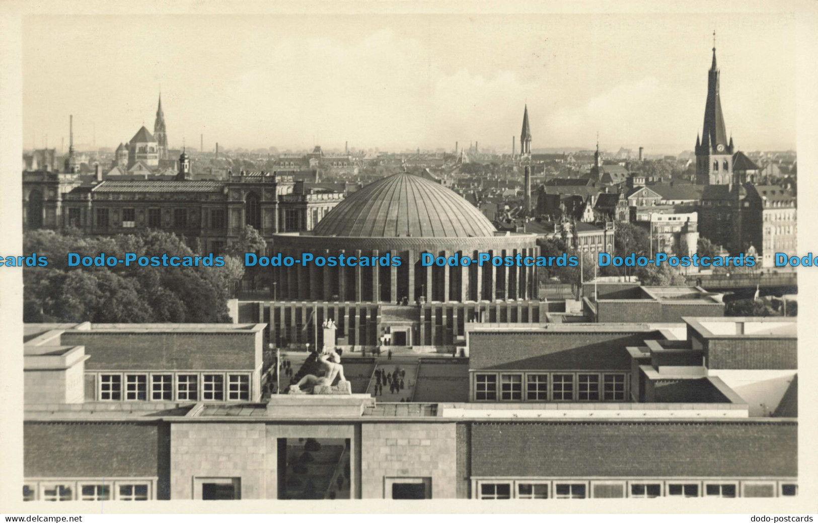 R660229 Dusseldorf. Rheinhalle. Planetarium. J. Velten