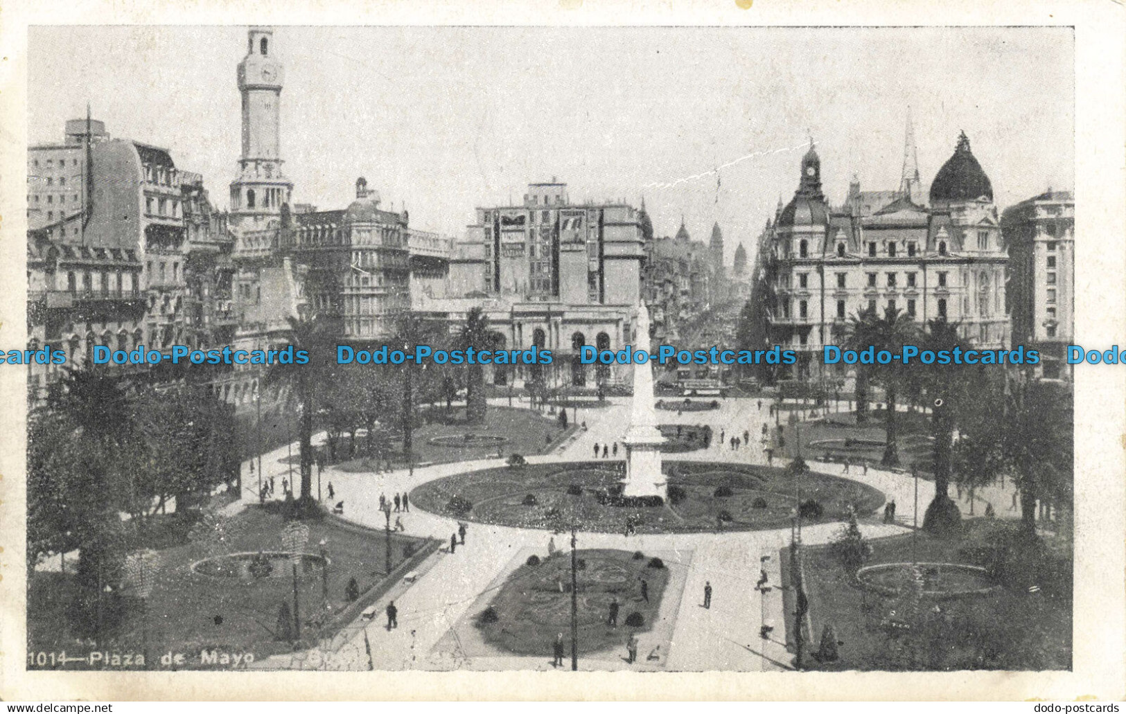 R661103 Plaza de Mayo. Postcard
