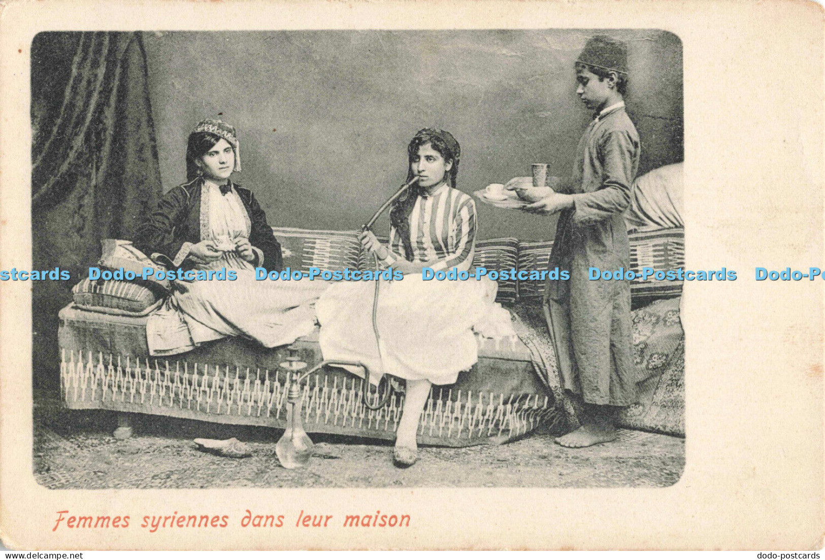 R688121 Femmes Syriennes Dans Leur Maison