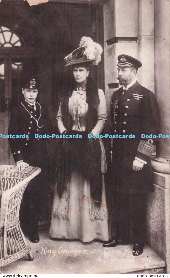 R714230 King George V. With Queen Mary and Prince Consort. T. Harding. Real Phot