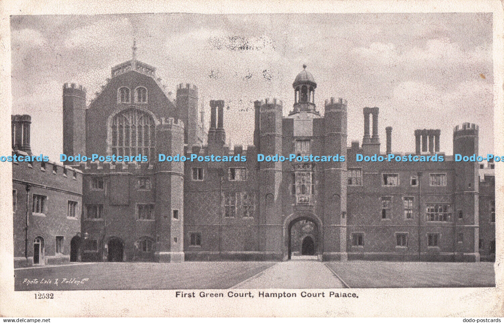 R719378 Hampton Court Palace First Green Court G P