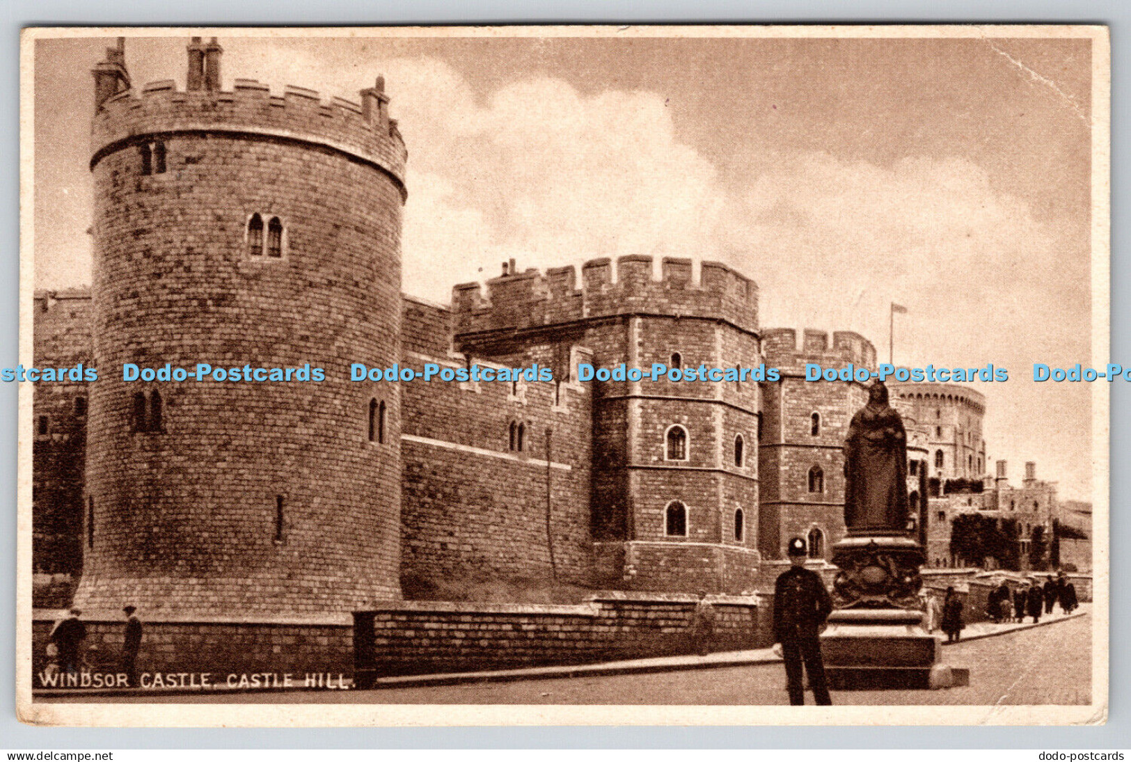 R774377 Windsor Castle Castle Hill Postcard