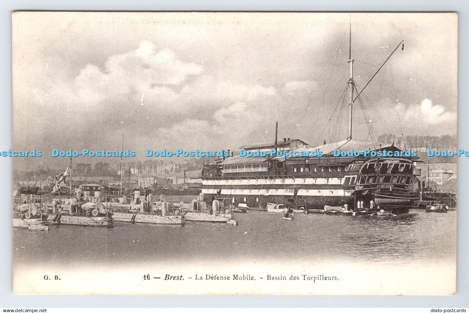 R779764 Brest La Defense Mobile Bassin des Torpilleurs
