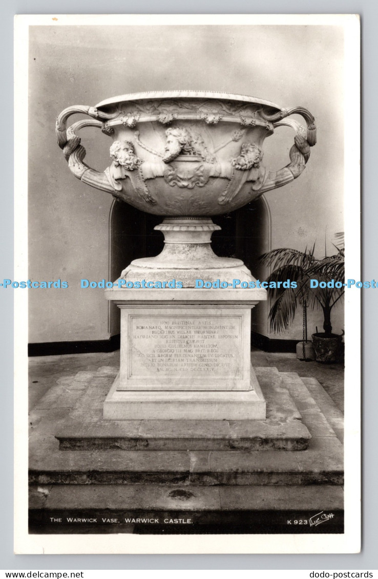 R807610 Warwick Castle. The Warwick Vase. Walter Scott. RP