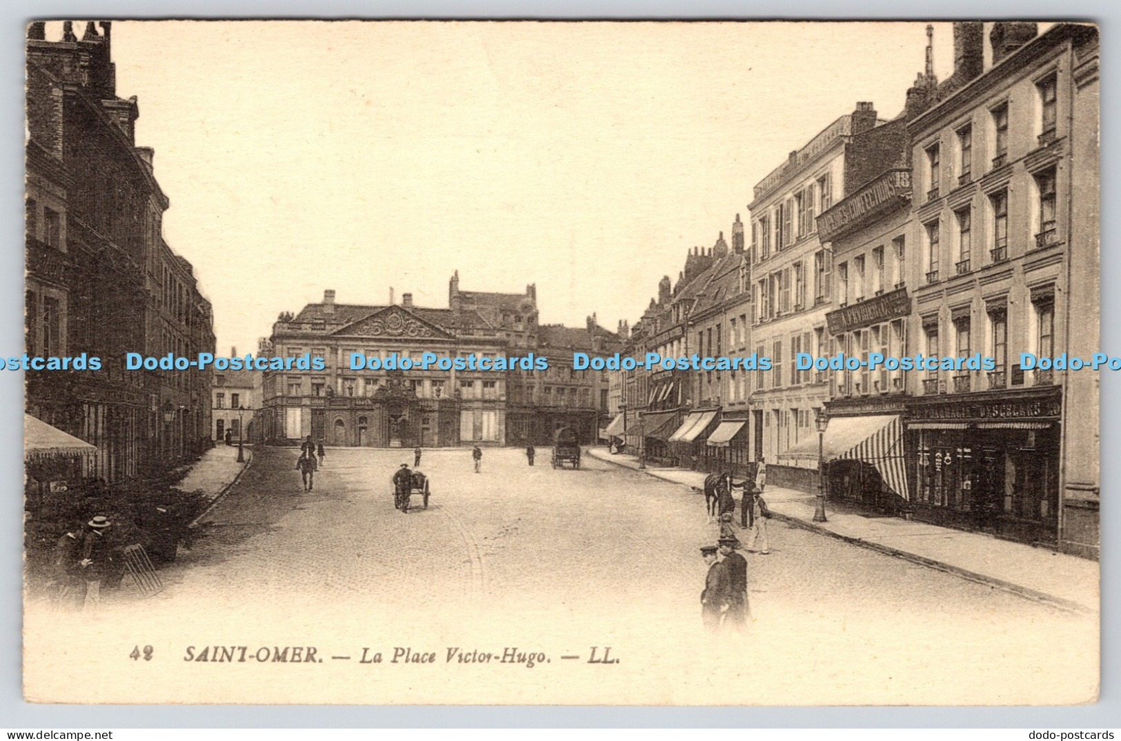 R816235 Saint Omer La Place Victor Hugo LL 42