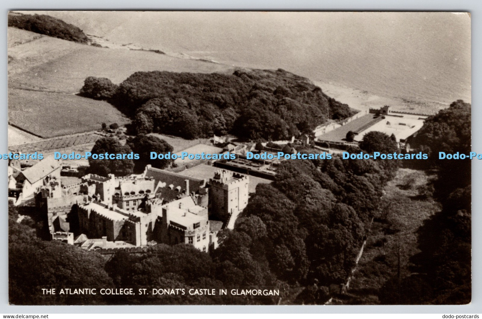 R818327 The Atlantic College. St. Donat Castle in Glamorgan. RP