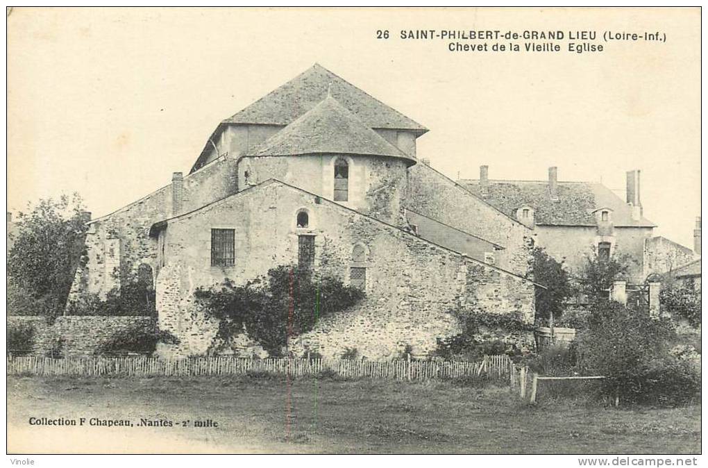 réf : B-13-1495 : Saint Philbert de Grand-Lieu