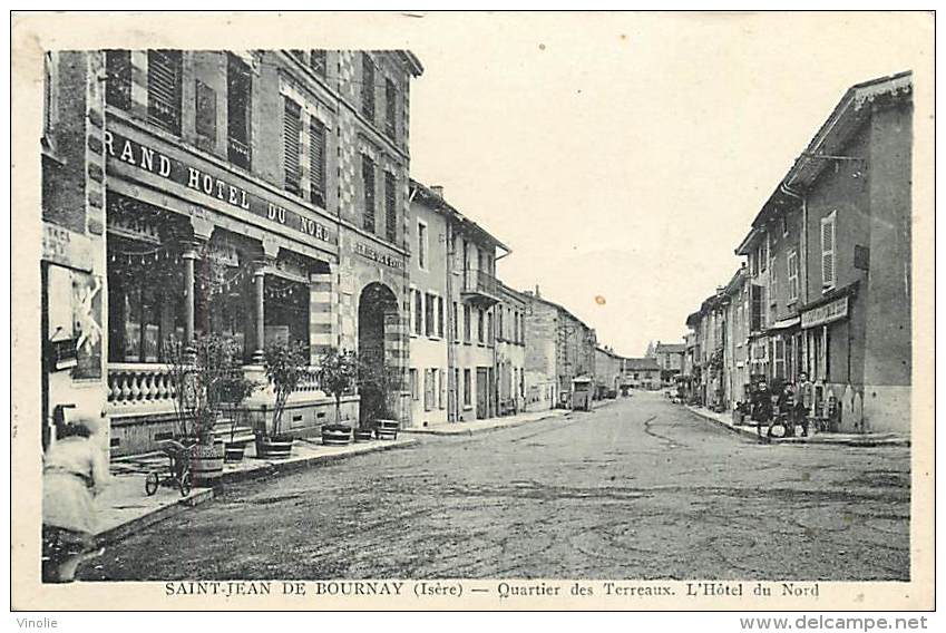 réf : C-15-1548  : SAINT JEAN DE BOURNAY PLIS IMPORTANTS