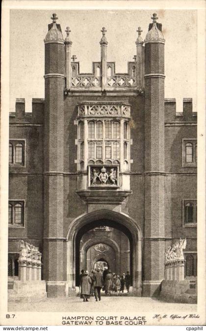 Grande Bretagne Hampton Court Palace CPA Gateway to base court