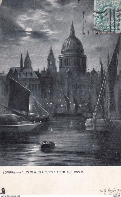 London - St Paul's Cathédral from the river