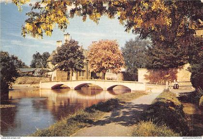 uk44001 bourton on the water gloucestershire  uk
