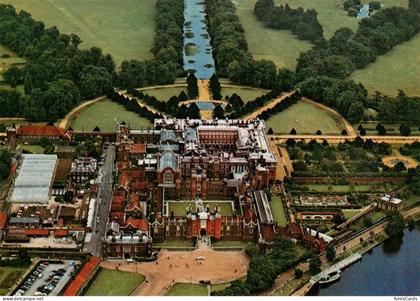 Hampton Richmond upon Thames Hampton-Court-Palace Schloss Fliegeraufnahme Park G
