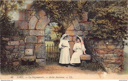 Sark - La Seigneurerie - Arche ancienne - Publ. Levy L.L. 40