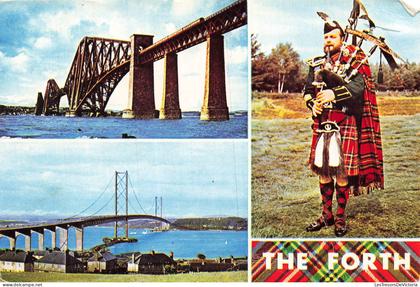 SCOTLAND - West Lothian - Forth Road Bridge - cornemuse - Kilt - costume - CP
