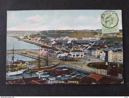 Iles de la Manche - Jersey - Esplanade - voiliers au port