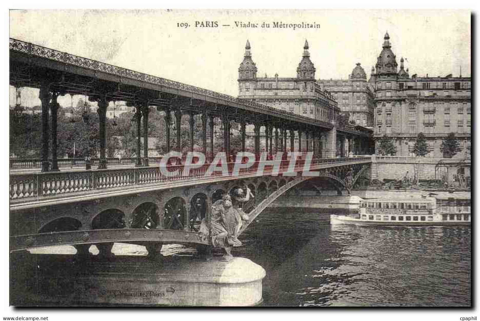 REPRO Paris Viaduc du Metropolitain