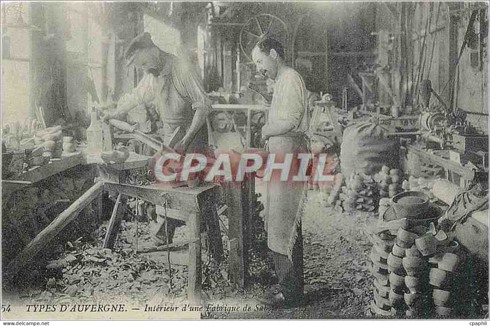 REPRO Types d'Auvergne Interieur d'une Fabrique