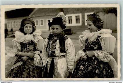 10192576 - Kinder Trachten