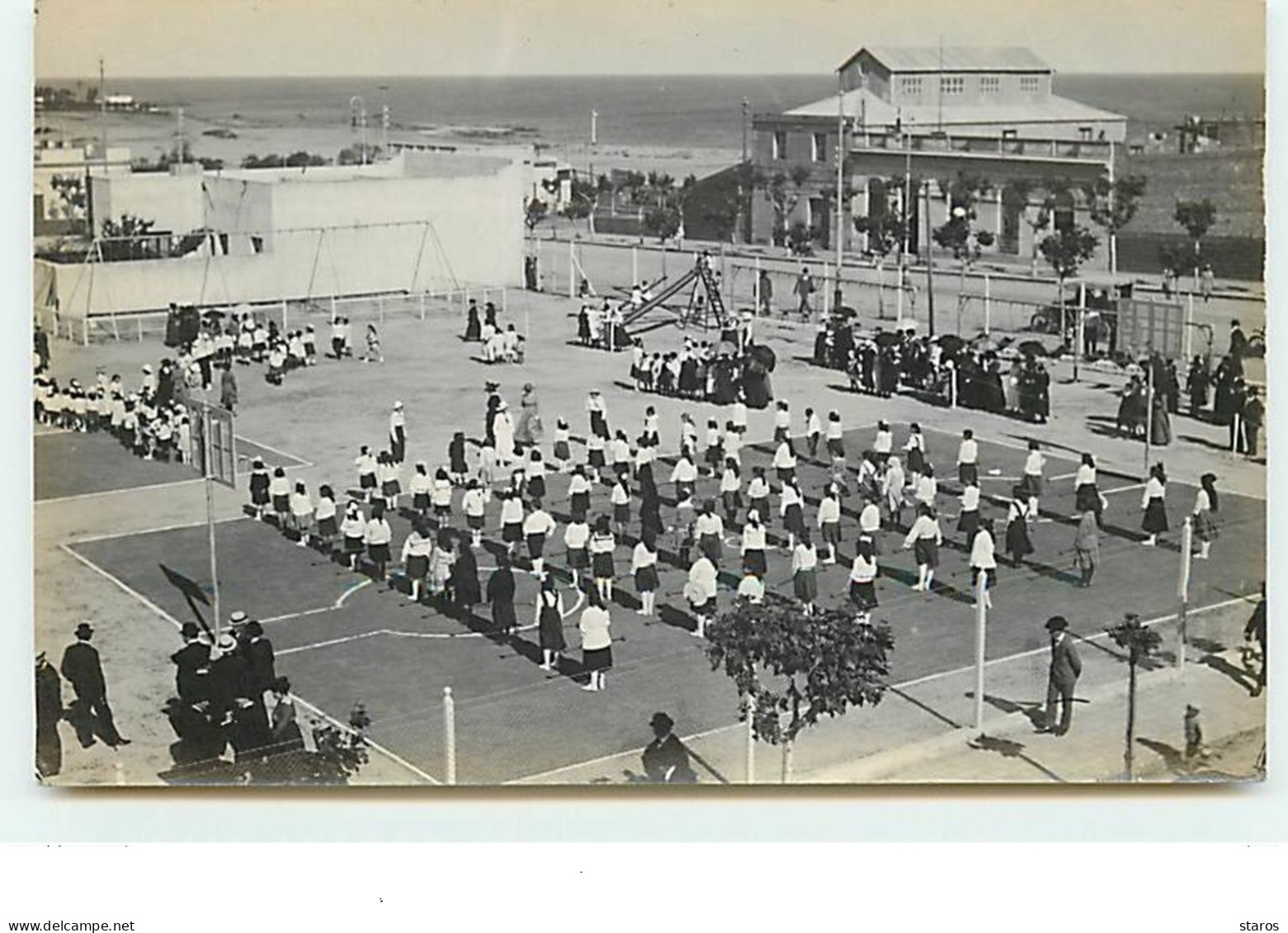 Républica Oriental del URUGUAY - Vistas de las Plazas de deportes y de otras actividades ...