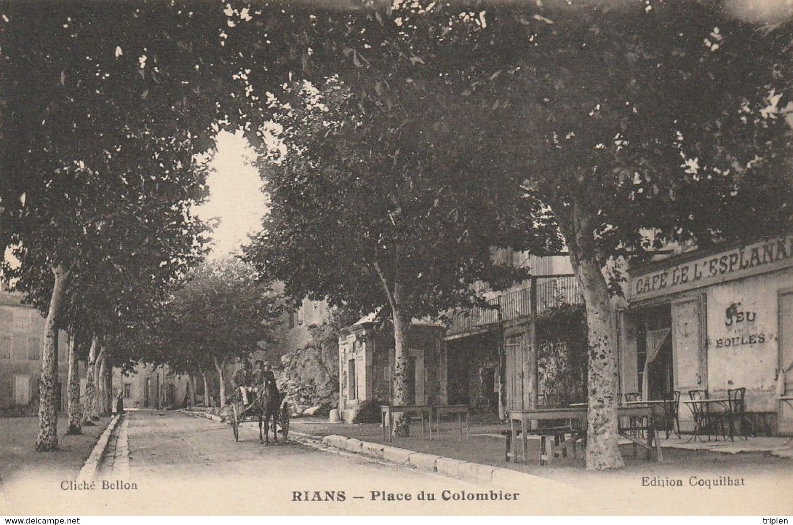 Rians - Place du Colombier - Calèche