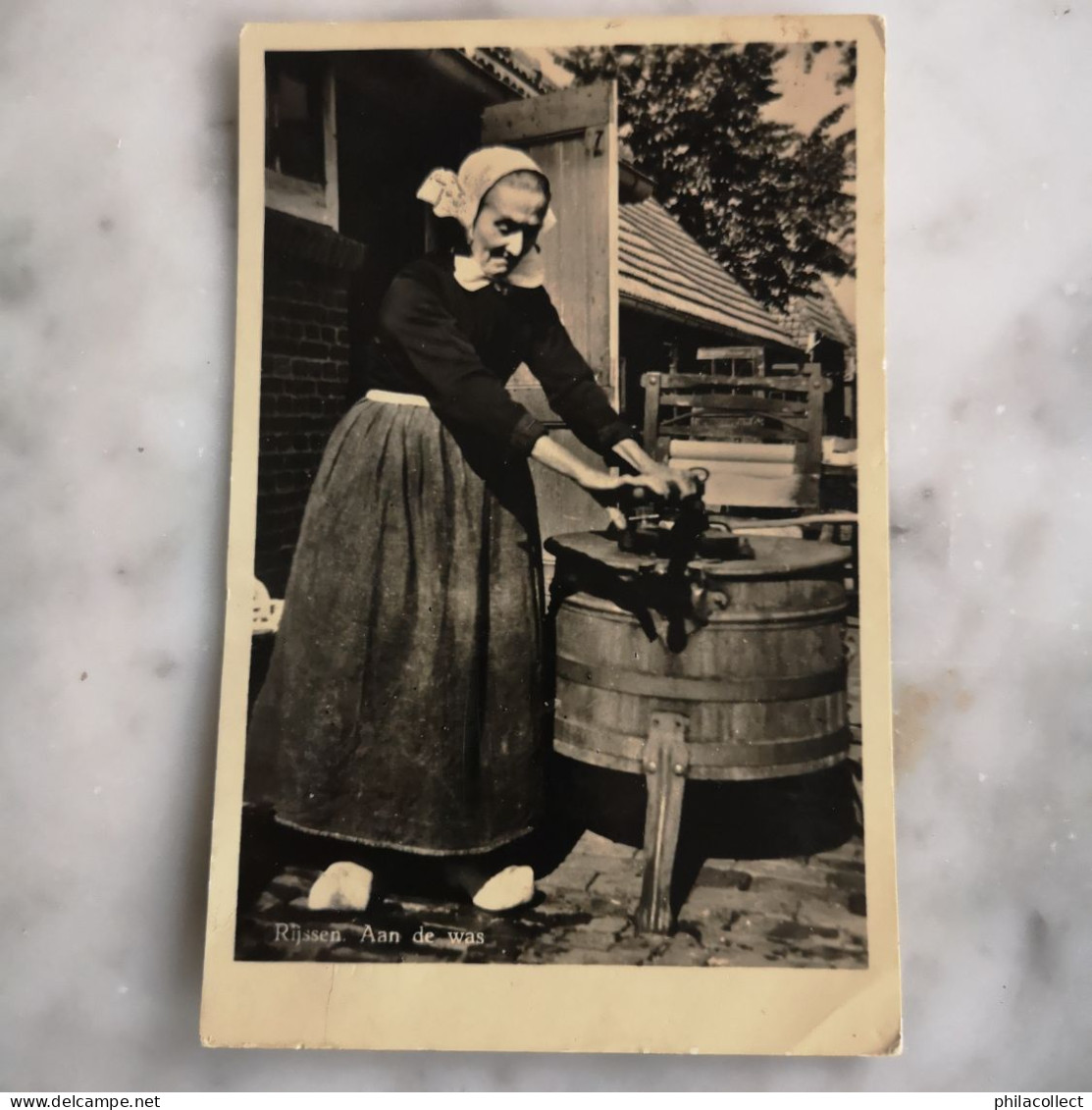 Rijssen (Ov.)  Aan de Was (Klederdracht) 1949