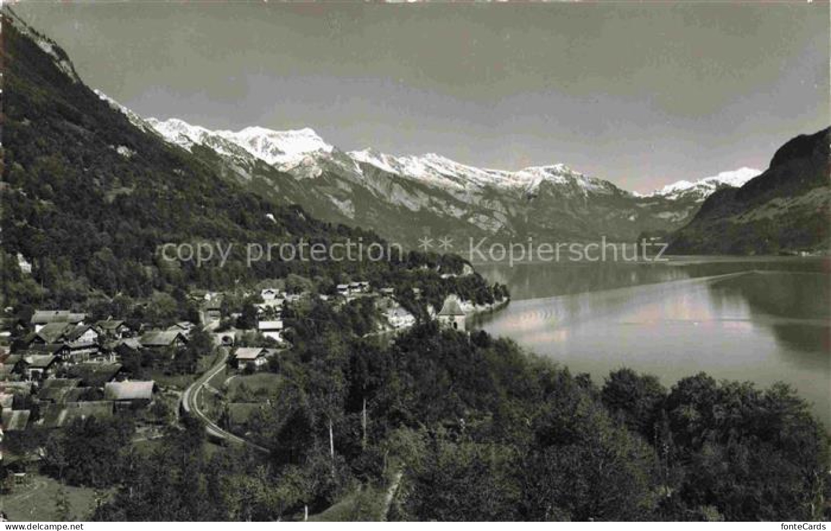 Ringgenberg Brienzersee Interlaken BE Brienzersee See Dorf Rothornkette Berge Wa
