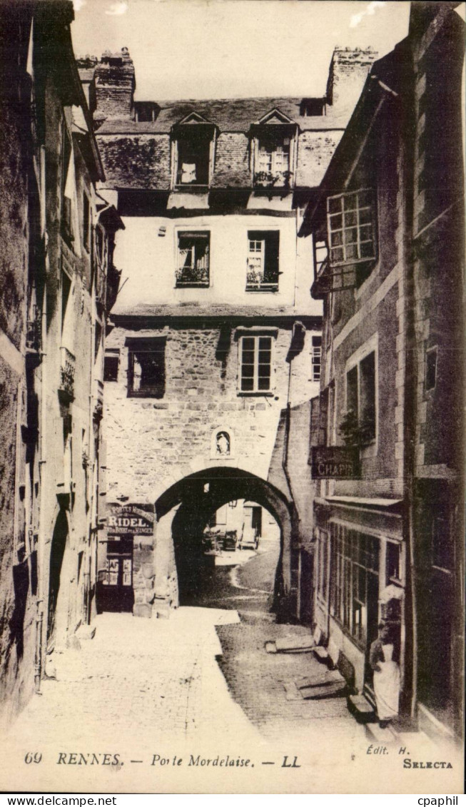 Riom - Porte Mordelaise - CPA