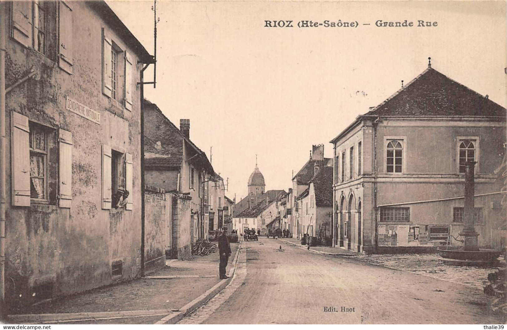 Rioz Grande Rue gendarmerie fontaine CLB Huot