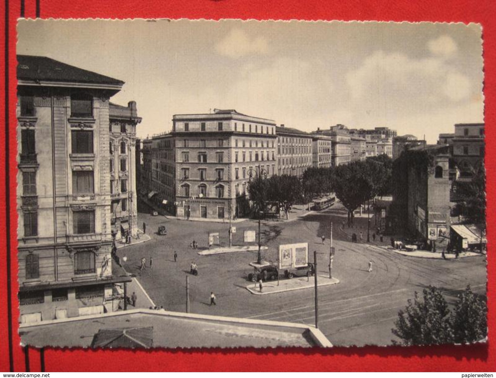 Roma (RM) - Piazza Fiume
