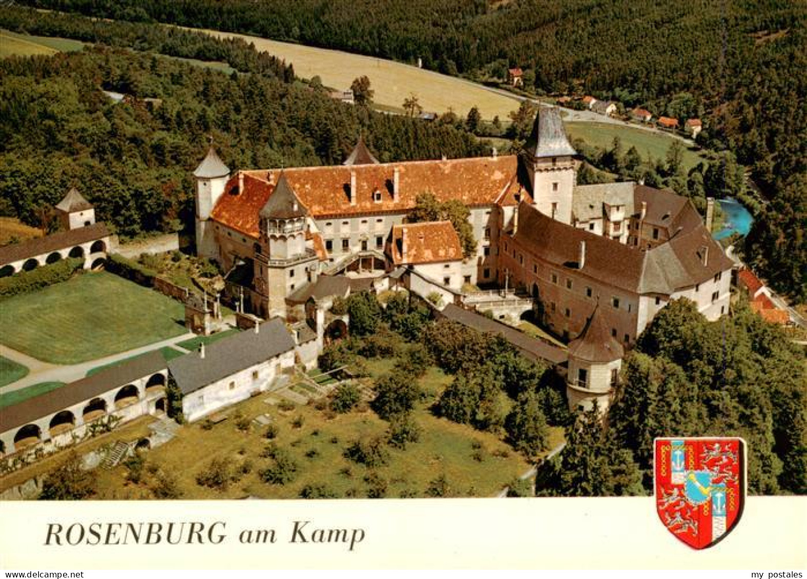 Rosenburg Kamp Waldviertel AT Burg Rosenburg mit Torturm Arkaden und Sammlungen