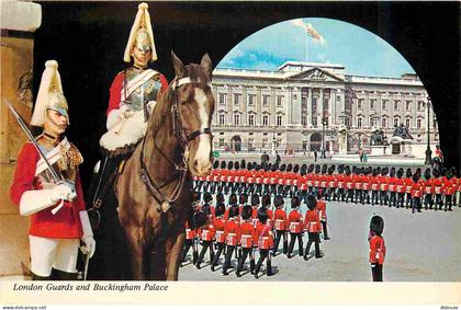 Carte Postale - Angleterre - London - Buckingham Palace - London Guards and Buckingham Palace - London - England - Royau