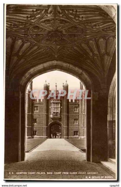 Grande Bretagne Grande Bretagne CPA Hampton Court Palace Base court from clock court gateway