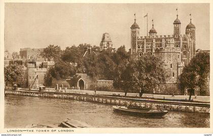 CPM London The Tower of London Bateau