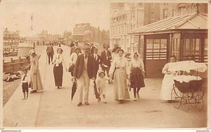 England - BOGNOR REGIS - The Parade - REAL PHOTO D. Massey