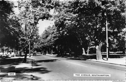 ROYAUME UNI - Southampton - Avenue - Common - Voitures - Animé - CPA
