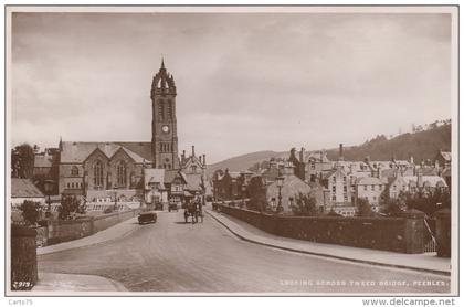 Royaume-Uni - Peebles - Looking across Tweed Bridge